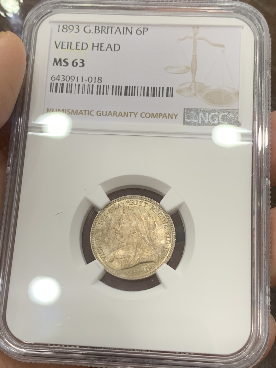 《竞宝斋》第111场-周日，周一 ，2场连拍（全场包邮） NGC MS63 英国 1893年 维多利亚 批纱版 6便士 银币 深五彩包浆 SIX版 难得