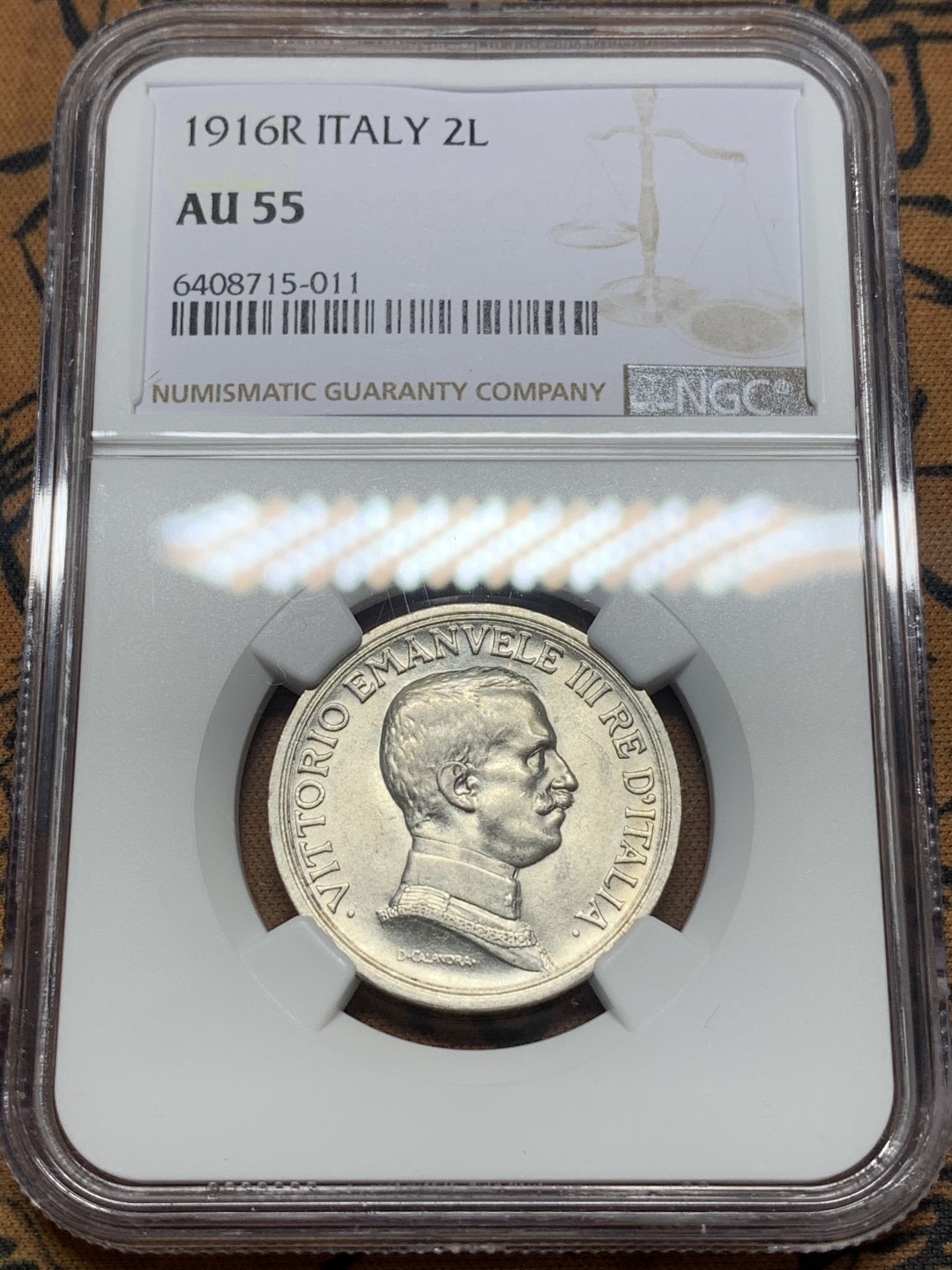 《竞宝斋》第111场-周日，周一 ，2场连拍（全场包邮） NGC-AU55 意大利1916-R年 胜利马车2里拉银币 原光好品 这个感觉低评