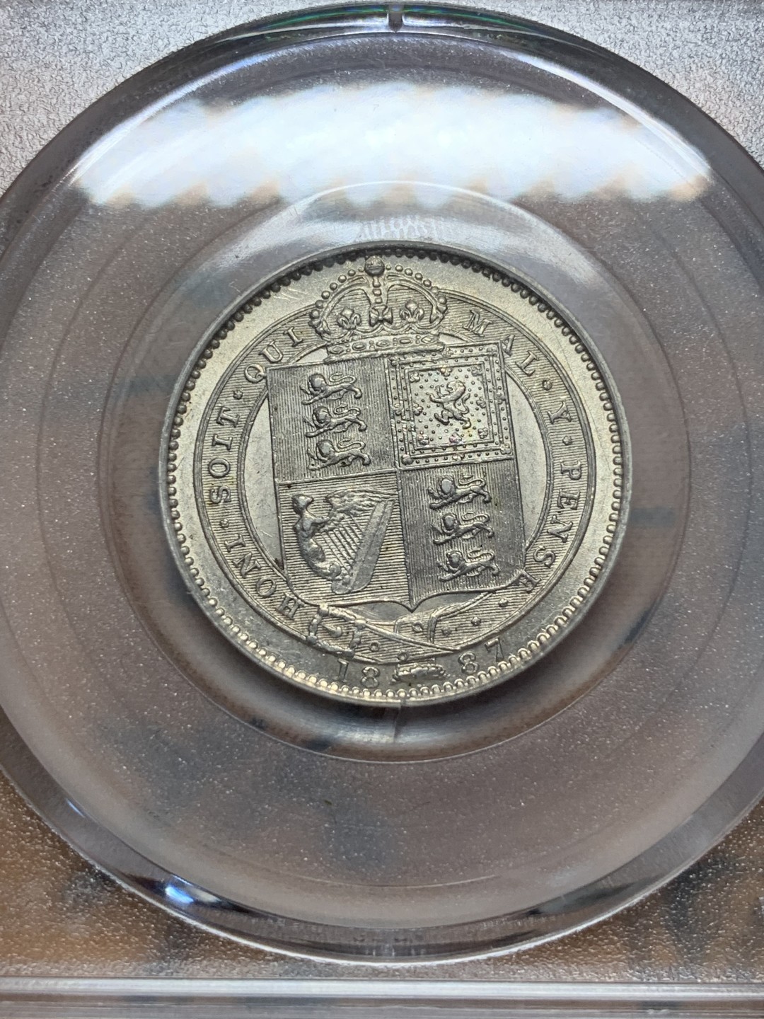 《竞宝斋》第111场-周日，周一 ，2场连拍（全场包邮） 公博 MS61 英国 1887年 维多利亚女王 高冠版 1先令银币 底光好