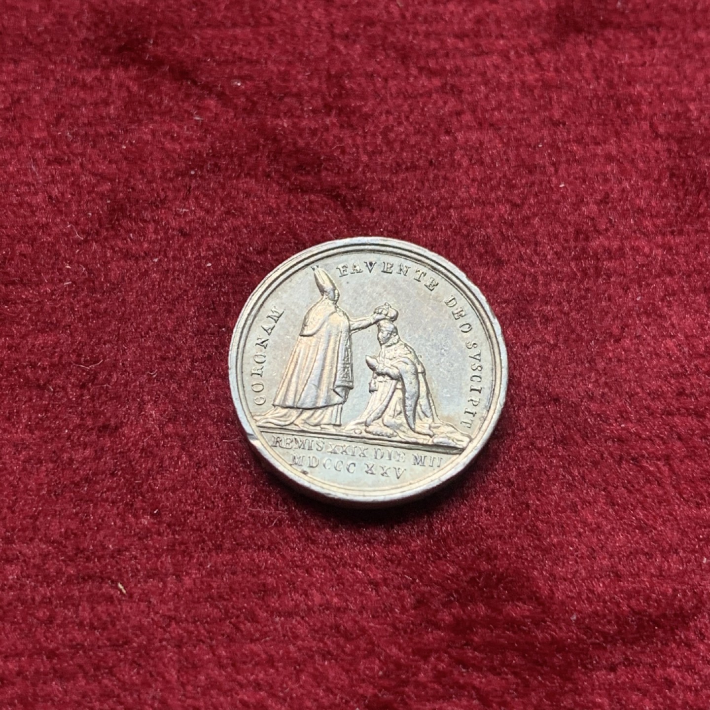 《竞宝斋》第111场-周日，周一 ，2场连拍（全场包邮） 查理十世加冕银章，趣味小章仅有15毫米，带光好品