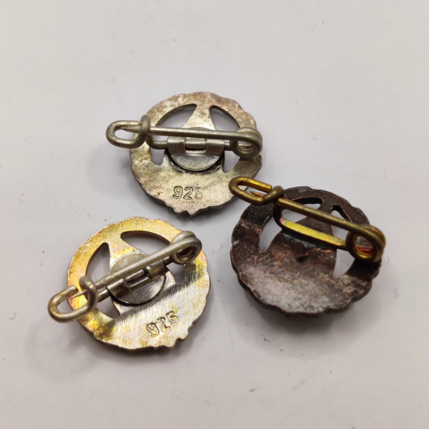 全场0元起拍 第10期 咸鱼国勋章拍卖专场 11月2日（周三）下午6：00开始 苏联献血证章金银铜级三个 银制