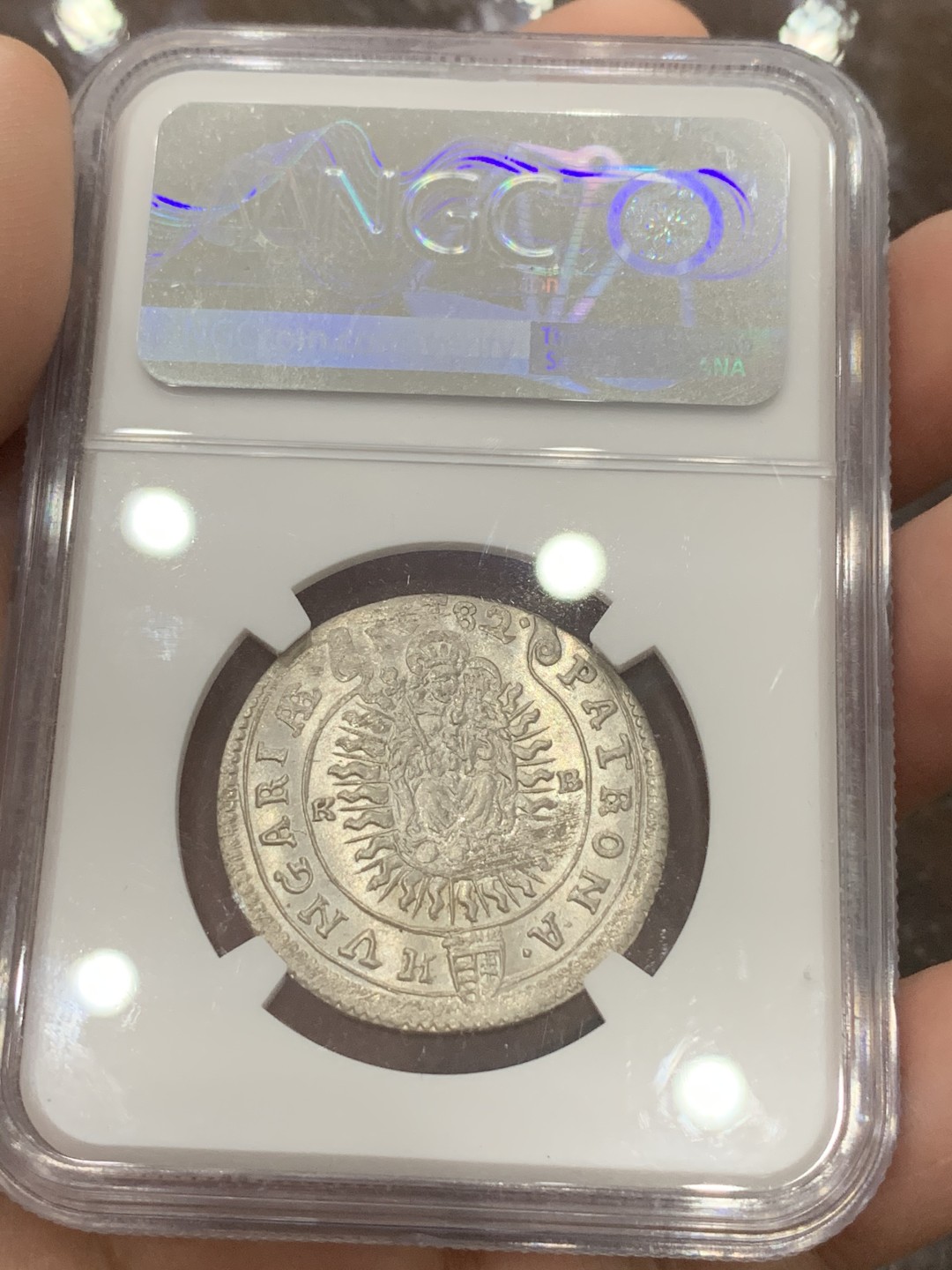 《竞宝斋》第111场-周日，周一 ，2场连拍（全场包邮） 冠军分 NGC-MS64 神圣罗马帝国 1682 匈牙利 15K 银币 出厂状态 全银光