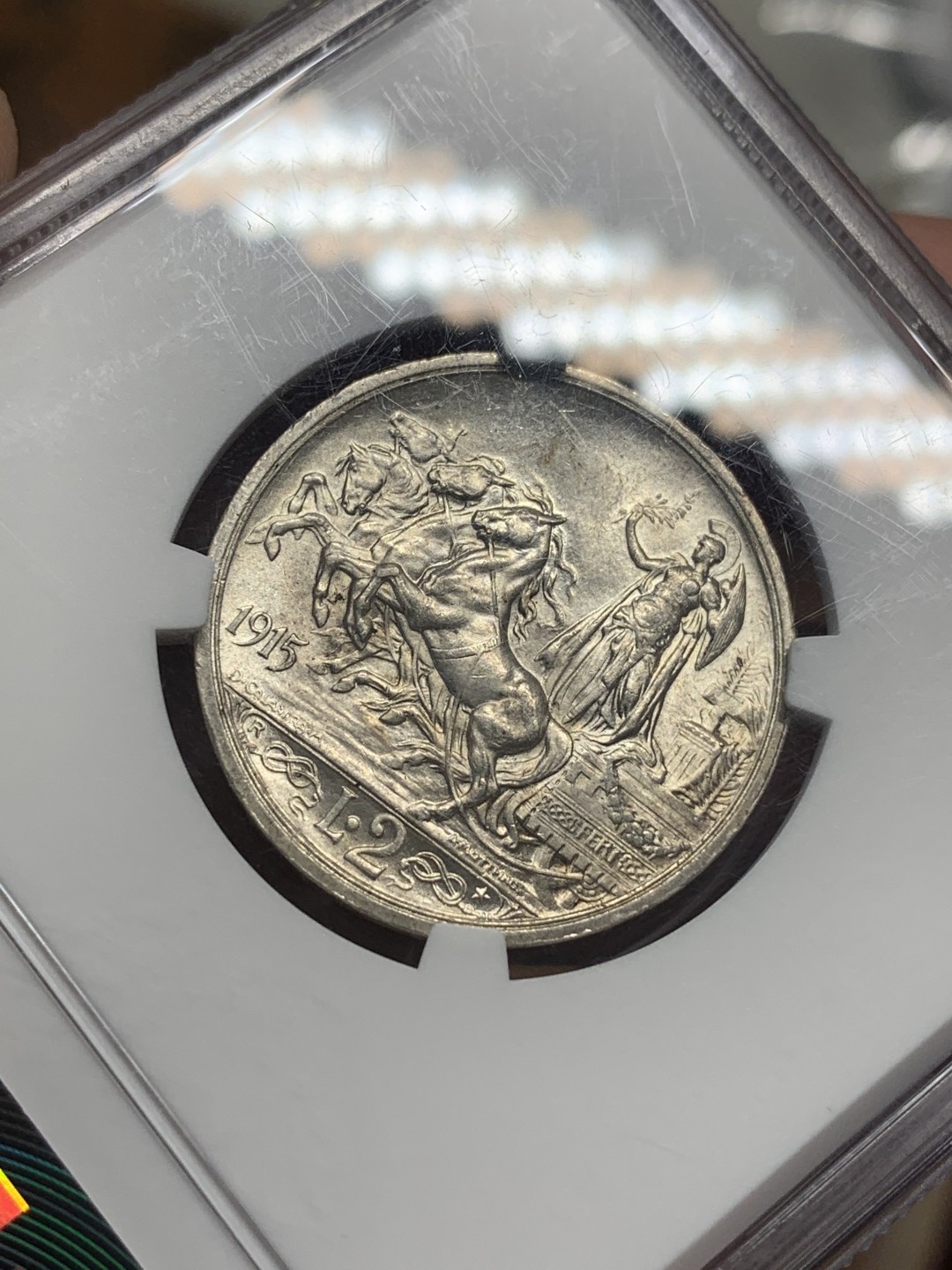 《竞宝斋》第111场-周日，周一 ，2场连拍（全场包邮） NGC-MS62 1915年 意大利马车2里拉银币 细节清晰状态不错