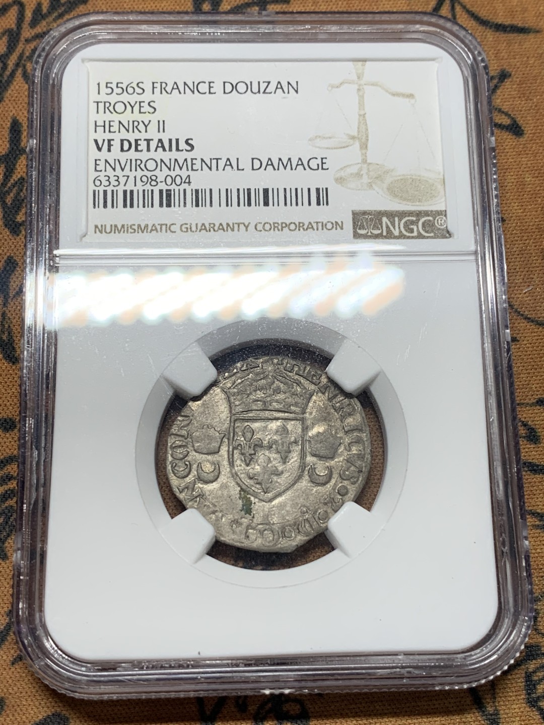 《竞宝斋》第111场-周日，周一 ，2场连拍（全场包邮） NGC VF 法国 1556年 亨利二世 1D 银币 打制非常好 用现代币的标准评判16世纪的工艺 不妥 低评