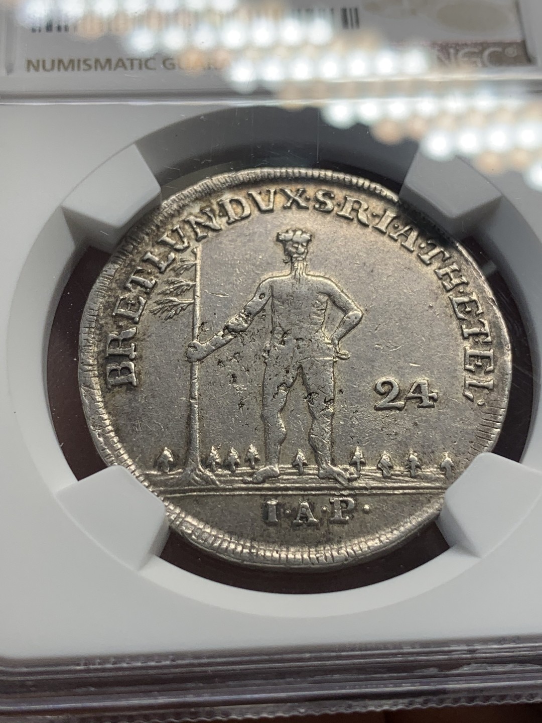 《竞宝斋》第111场-周日，周一 ，2场连拍（全场包邮） NGC-XF45 德国 布伦瑞克-汉诺威 1770年 野人2/3泰勒银币 小人脸部清晰 状态不错