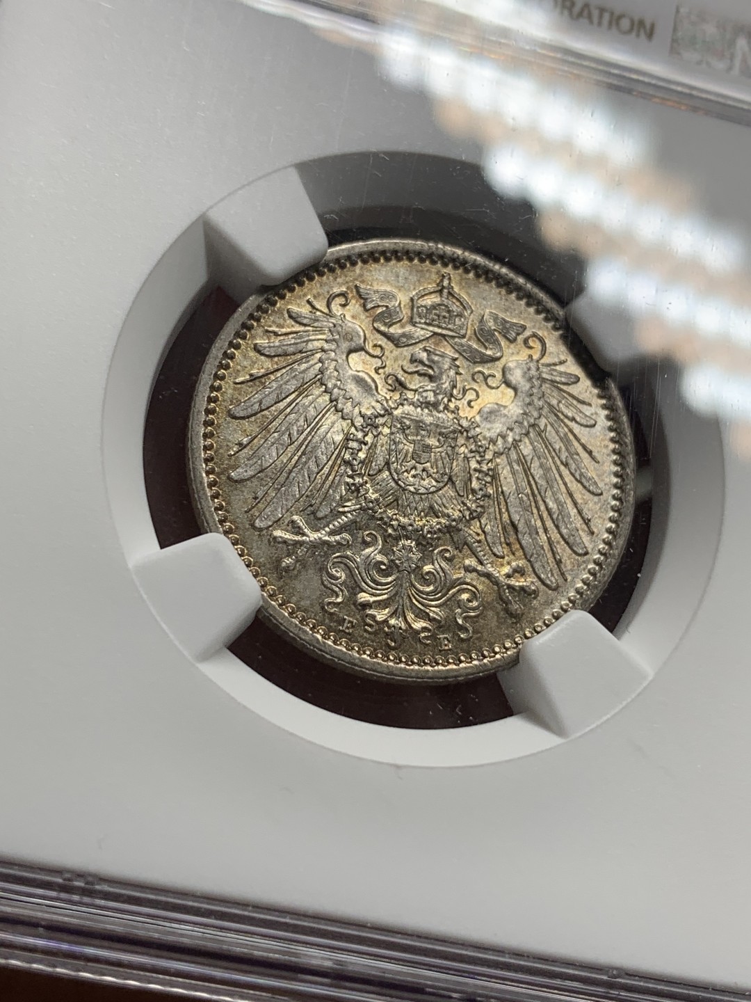 《竞宝斋》第111场-周日，周一 ，2场连拍（全场包邮） NGC-MS65 德国 1915E 长翅鹰1马克银币 黄油彩包浆