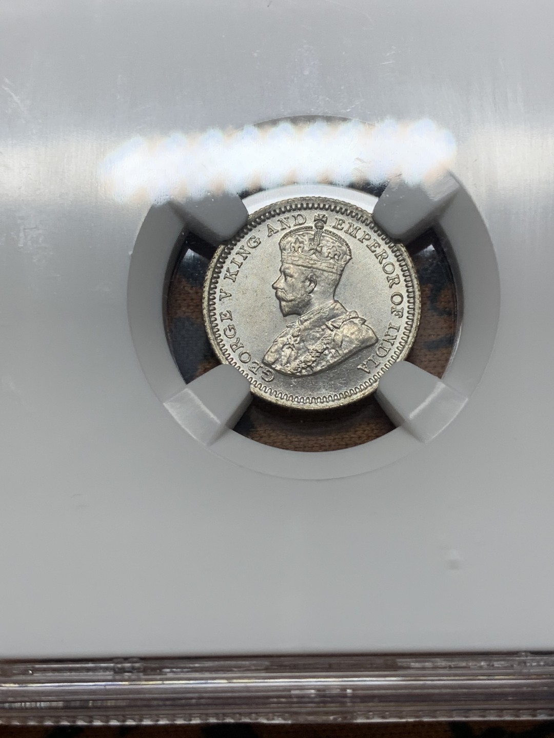 《竞宝斋》第111场-周日，周一 ，2场连拍（全场包邮） NGC-MS65 香港 1932年 5仙  乔治五世 银币 高亮原光