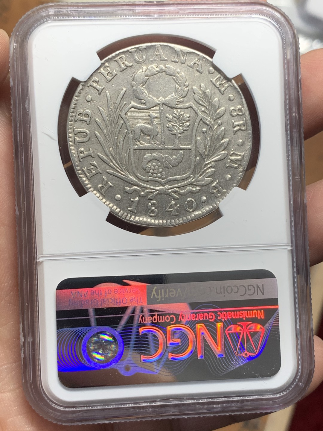 《竞宝斋》第111场-周日，周一 ，2场连拍（全场包邮） NGC-VFD 秘鲁站人女神 1840年 8R大银币 背面打得算好的了 国内不多