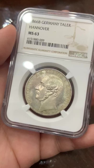 《竞宝斋》第111场-周日，周一 ，2场连拍（全场包邮） NGC-MS63 德国 1866年 汉诺威狮马盾徽1泰勒银币 原光好品 币面干净 PL底板明显