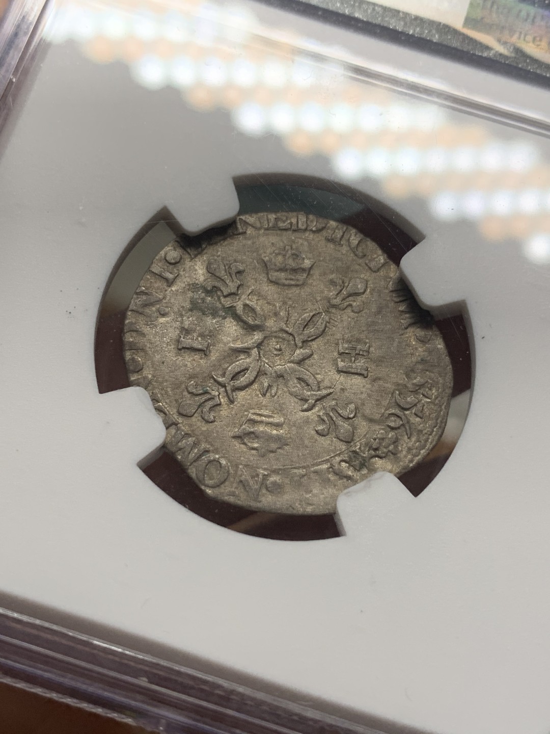 《竞宝斋》第111场-周日，周一 ，2场连拍（全场包邮） NGC VF 法国 1556年 亨利二世 1D 银币 打制非常好 用现代币的标准评判16世纪的工艺 不妥 低评