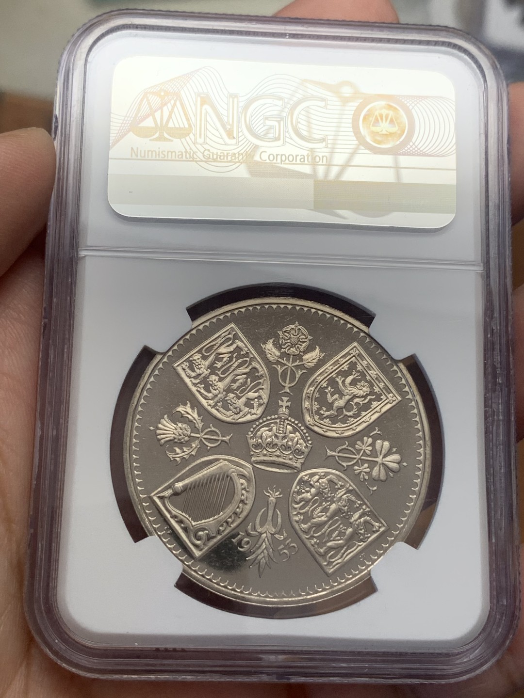 《竞宝斋》第111场-周日，周一 ，2场连拍（全场包邮） NGC PF65 CAMEO 英国 1953 伊利沙白二世 登基克朗 自从女王过世 价格已经飞天