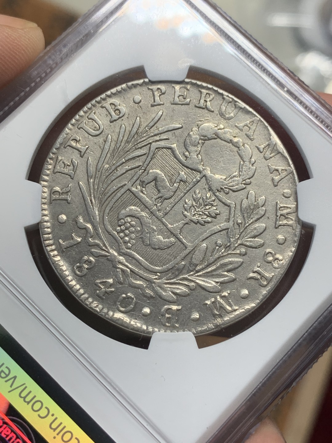 《竞宝斋》第111场-周日，周一 ，2场连拍（全场包邮） NGC-VFD 秘鲁站人女神 1840年 8R大银币 背面打得算好的了 国内不多