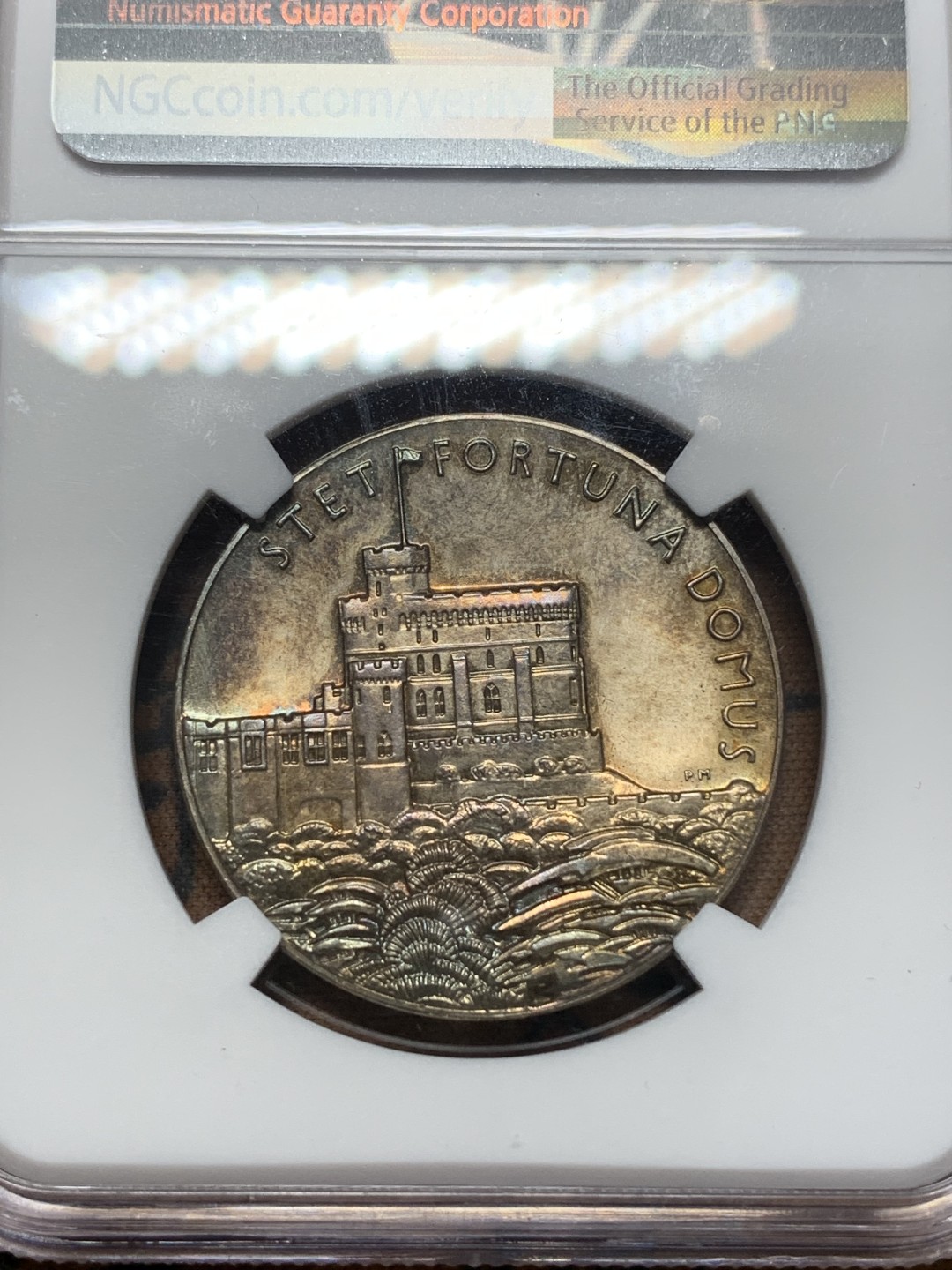 《竞宝斋》第111场-周日，周一 ，2场连拍（全场包邮） NGC MS62 英国1935年乔治五世登基25周年纪念银章原光五彩