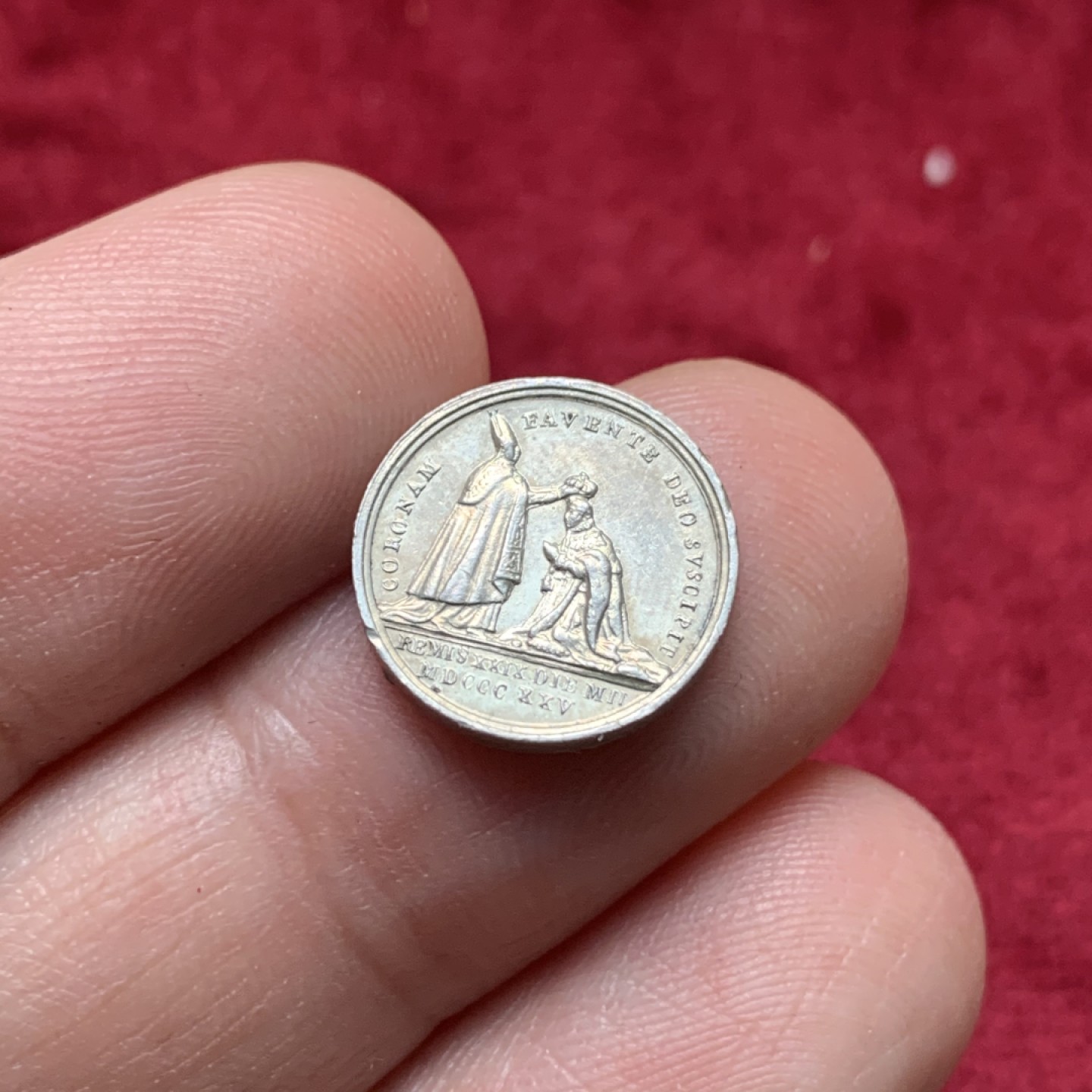 《竞宝斋》第111场-周日，周一 ，2场连拍（全场包邮） 查理十世加冕银章，趣味小章仅有15毫米，带光好品