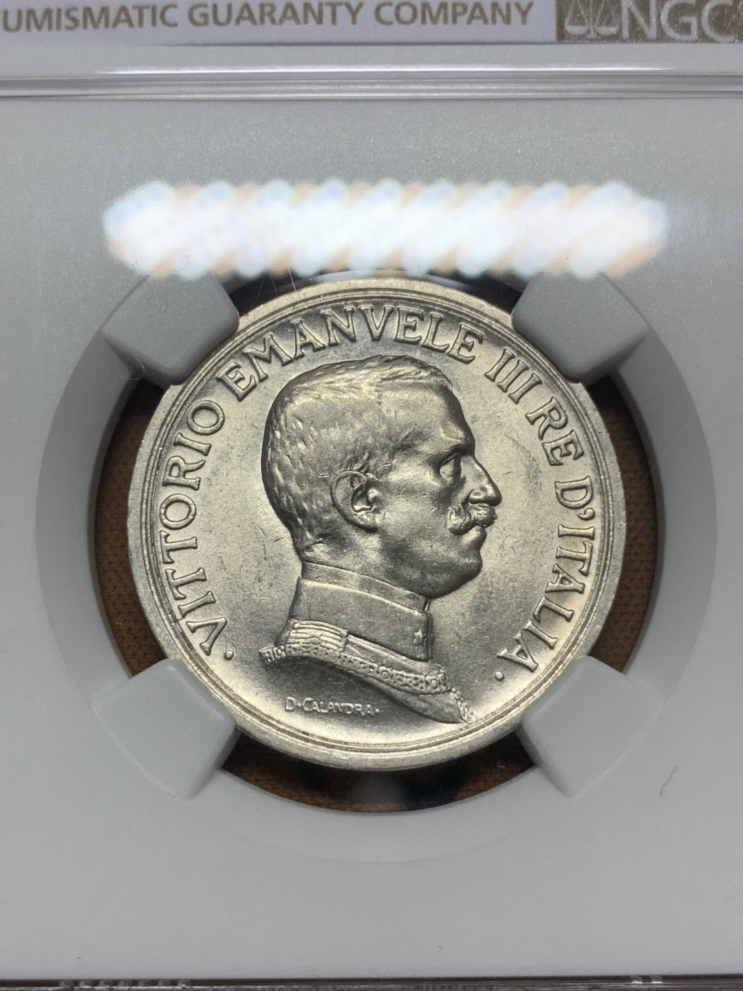 《竞宝斋》第111场-周日，周一 ，2场连拍（全场包邮） NGC-AU55 意大利1916-R年 胜利马车2里拉银币 原光好品 这个感觉低评