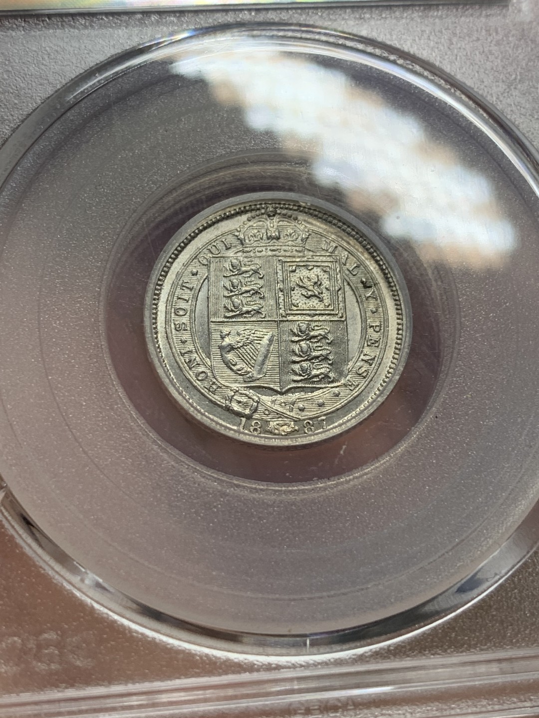 《竞宝斋》第111场-周日，周一 ，2场连拍（全场包邮） 公博 MS61 英国 1887年 维多利亚女王 高冠版 6便士银币 高点具在 磨损小