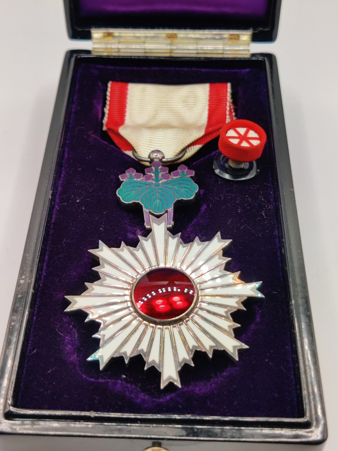 全场0元起拍 第10期 咸鱼国勋章拍卖专场 11月2日（周三）下午6：00开始 勿忘国耻 美品 日本六等旭日章 银制带略