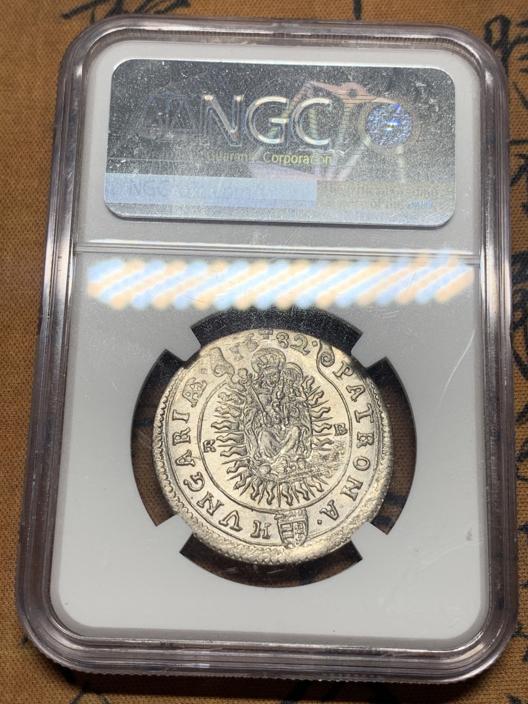 《竞宝斋》第111场-周日，周一 ，2场连拍（全场包邮） 冠军分 NGC-MS64 神圣罗马帝国 1682 匈牙利 15K 银币 出厂状态 全银光