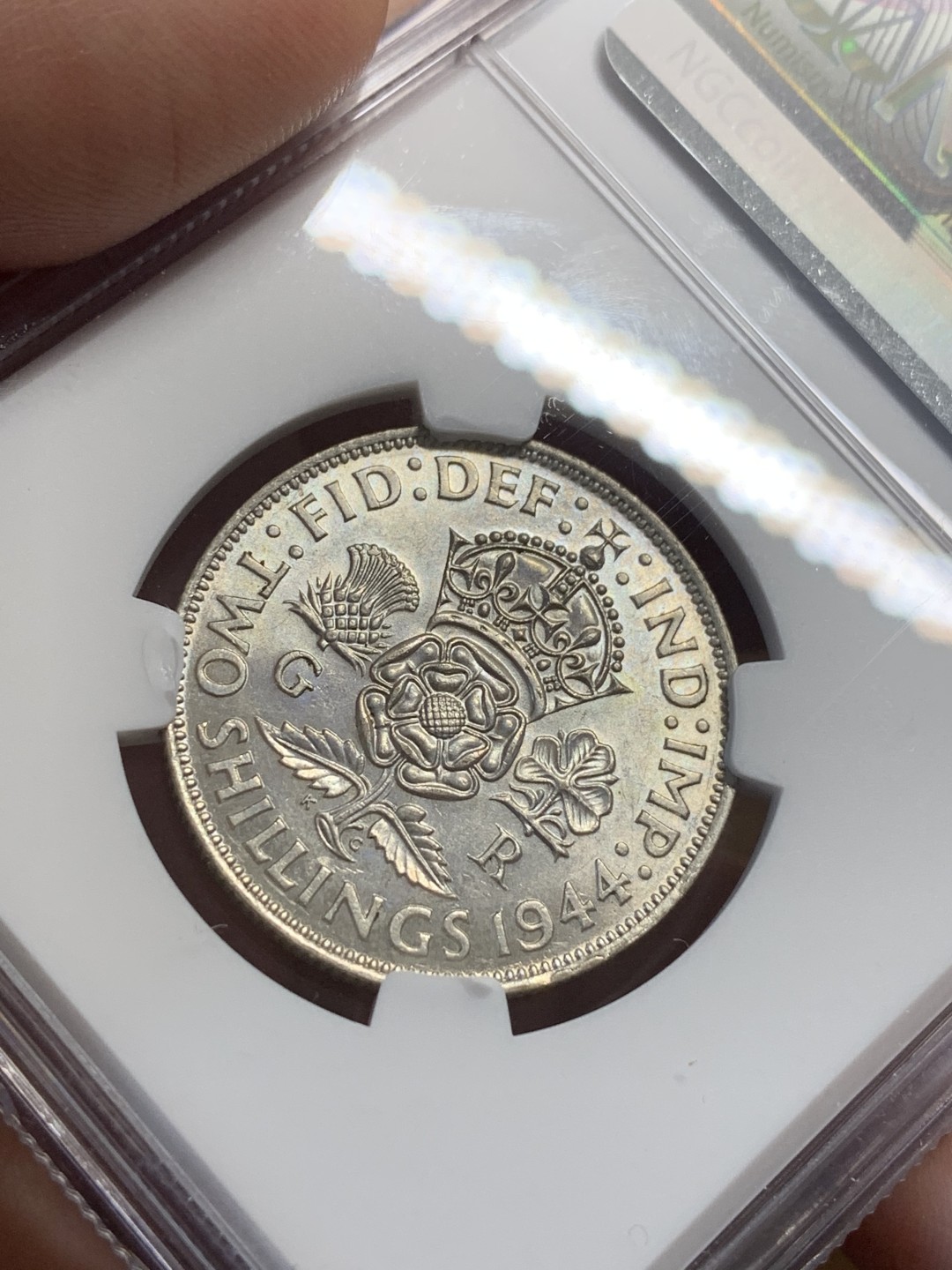 《竞宝斋》第112场-周日，周一 ，2场连拍（全场包邮） NGC-AU55 英国1944年 乔六2先令银币 原光好品