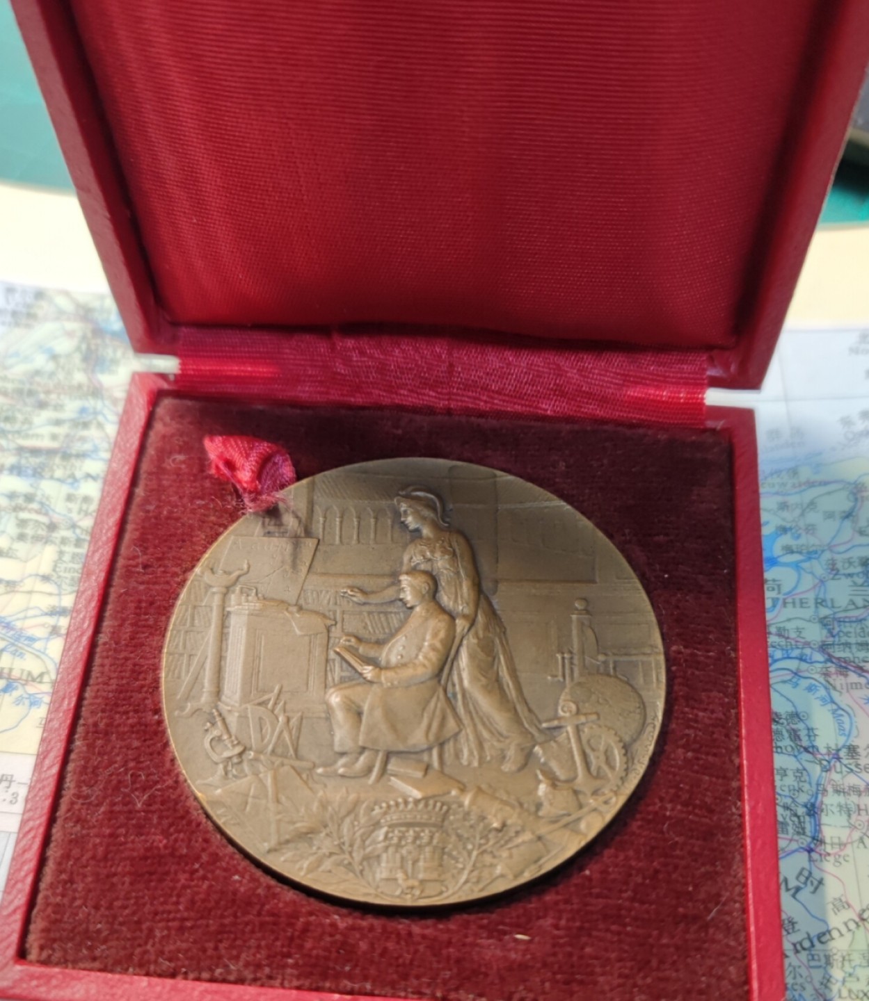 八角银章NGC章牌特卖会 法国艺术麦朵儿图卢兹大学校友会纪念铜章，巴黎造币厂丰饶角边铭