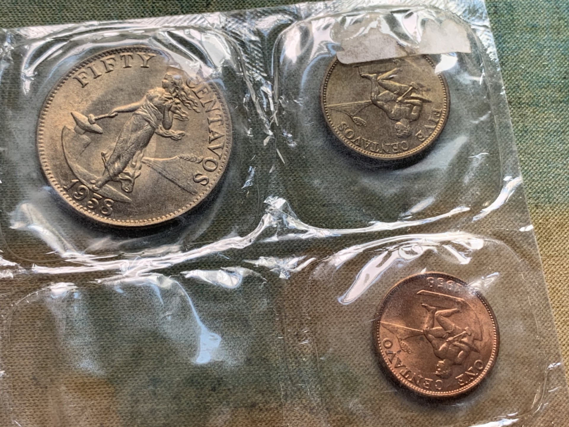 《竞宝斋》第112场-周日，周一 ，2场连拍（全场包邮） 菲律宾1958年清年份密封全套UNC套币，稀见！