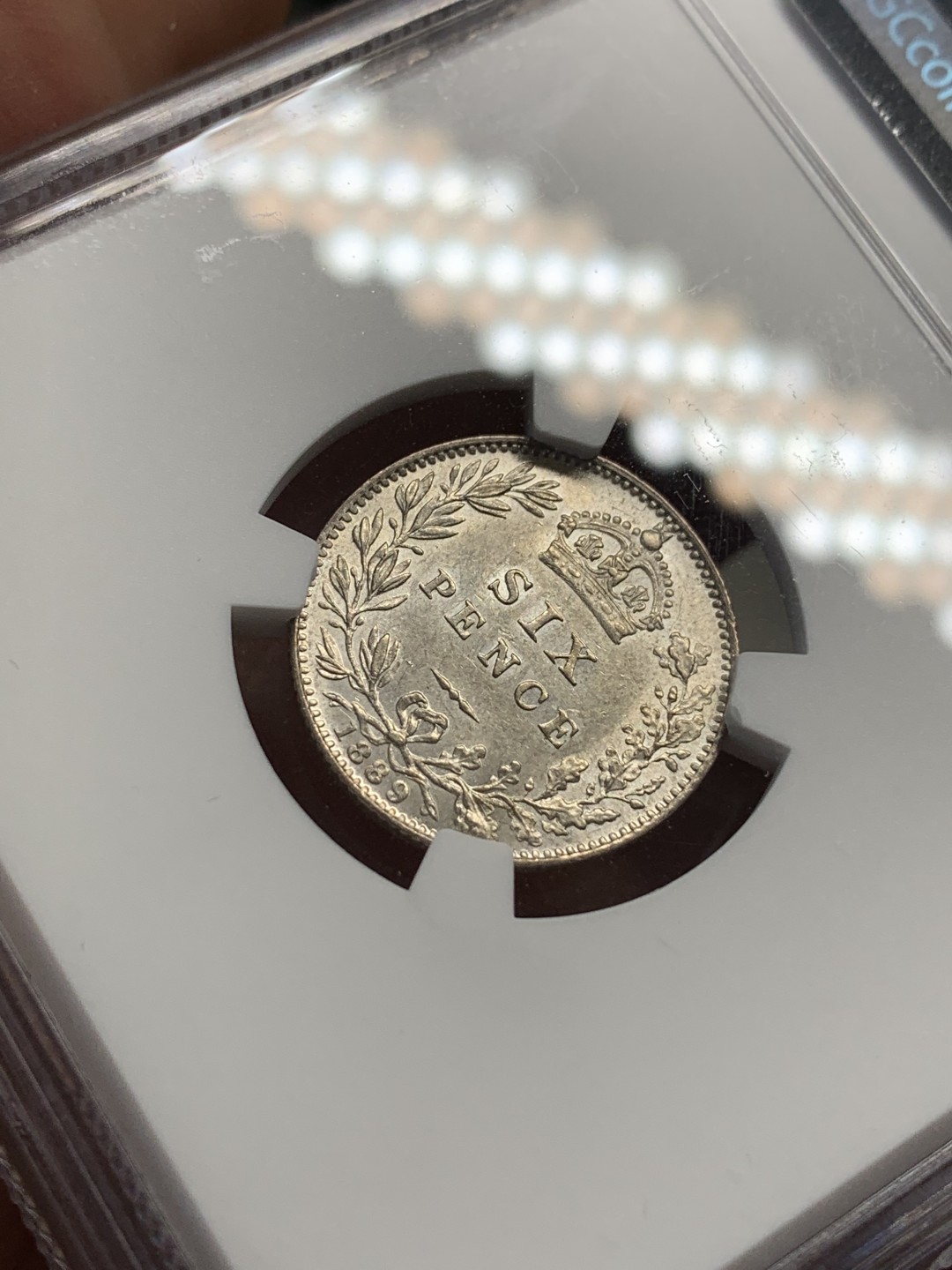 《竞宝斋》第112场-周日，周一 ，2场连拍（全场包邮） NGC-MS62 1889年 英国 维多利亚高冠6便士银币 数字版 转光漂亮