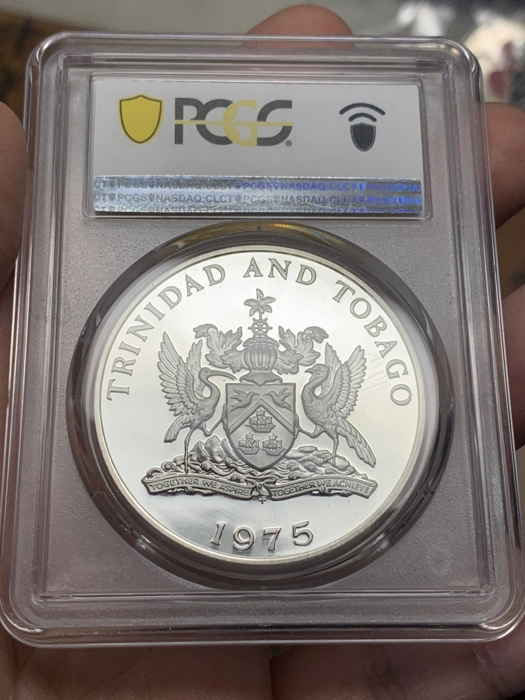 《竞宝斋》第112场-周日，周一 ，2场连拍（全场包邮） PCGS  PR67DCAM 特立尼达和多巴哥1975年10元精制大银币，冠军分。925银，直径42mm，重量35g