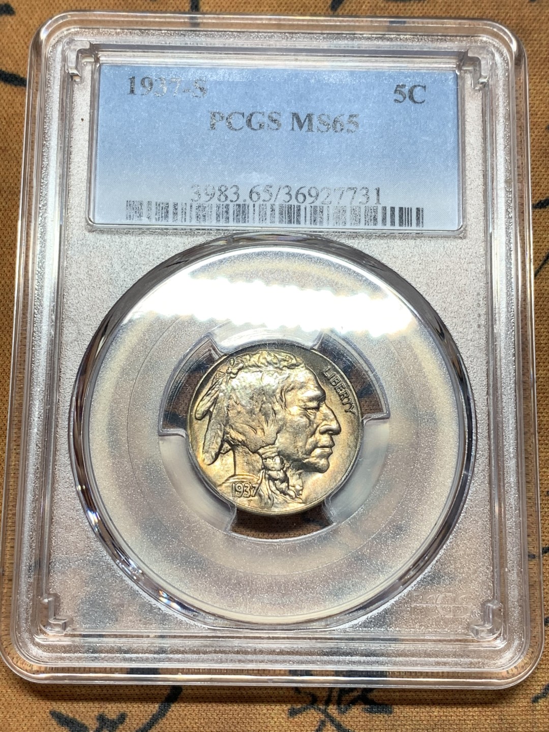 《竞宝斋》第112场-周日，周一 ，2场连拍（全场包邮） PCGS MS65 美国 1937年 印第安野牛 5美分 淡彩包浆 很不错
