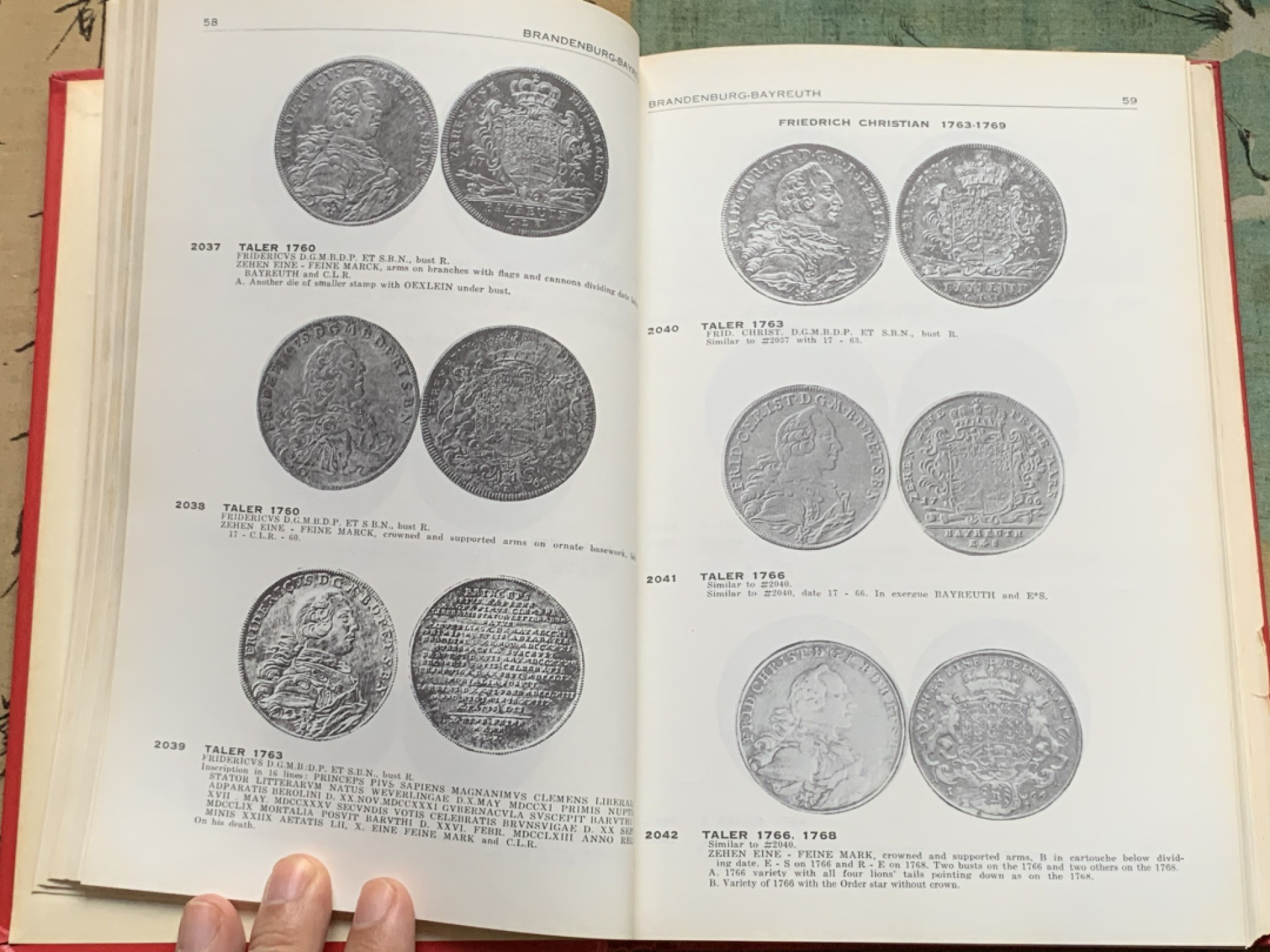 《竞宝斋》第112场-周日，周一 ，2场连拍（全场包邮） 稀少 绝版 精装版达文波特 1700-1800年 德国泰勒 目录本身也成为了藏品，评级盒上DAV对应的就是此目录，厚达410多页。泰勒必备