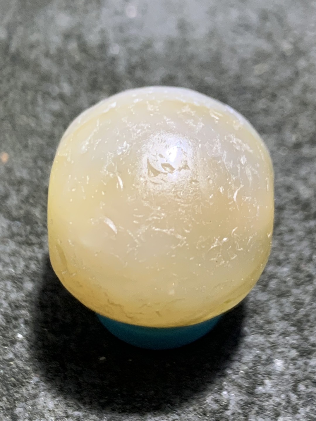 精美高玉化风化纹玛瑙随形珠一颗