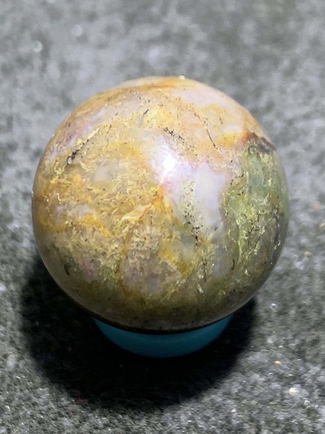 精美绿草花纹玛瑙圆珠一颗！