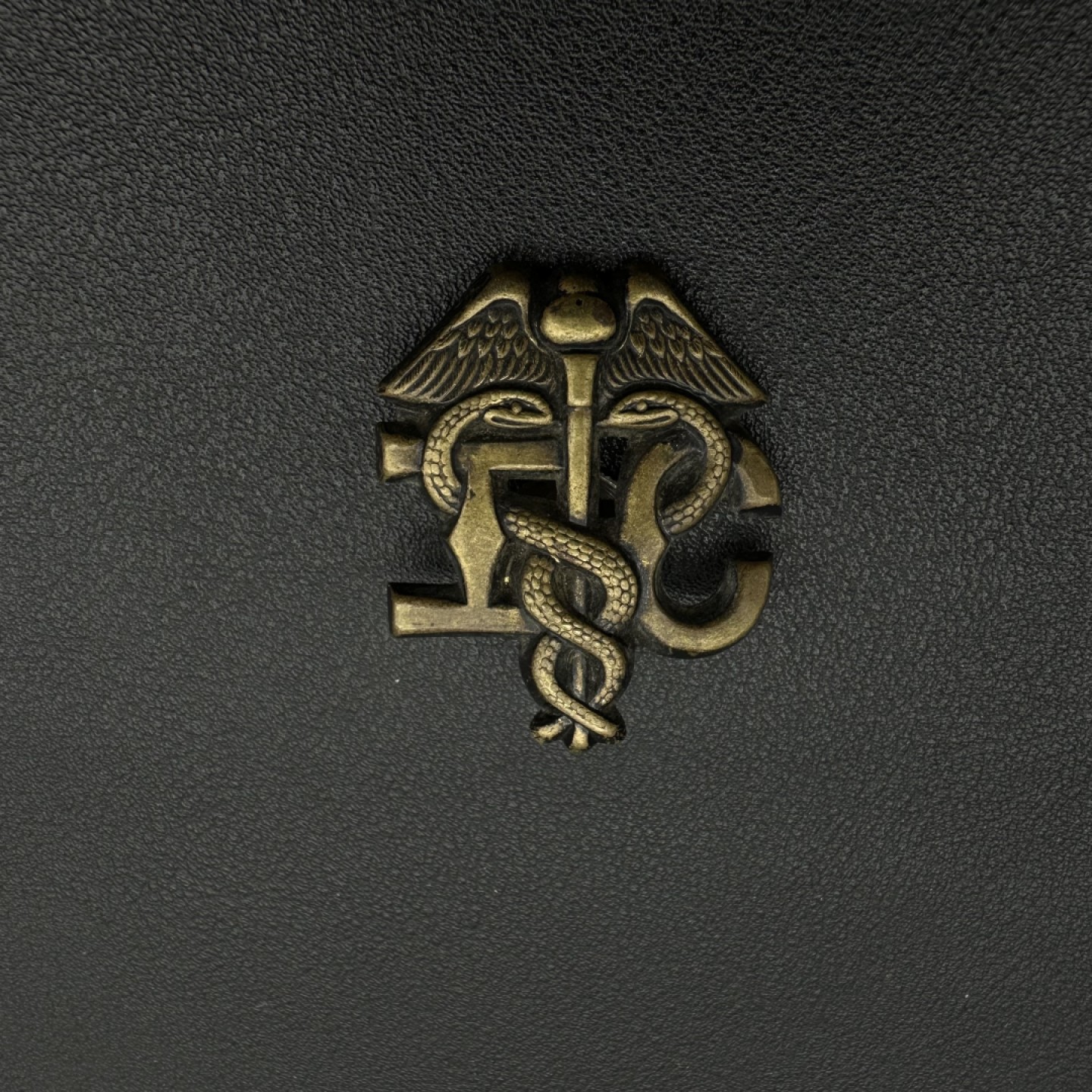 勋章奖章交易所11月05日群拍 	医疗帽徽