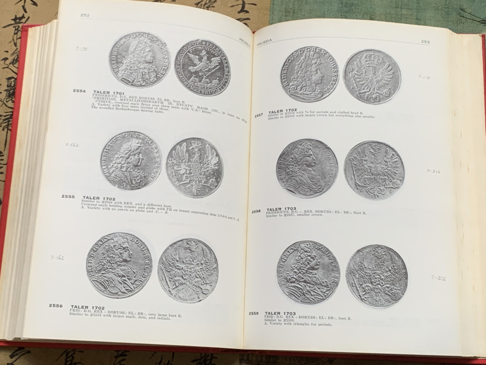 《竞宝斋》第112场-周日，周一 ，2场连拍（全场包邮） 稀少 绝版 精装版达文波特 1700-1800年 德国泰勒 目录本身也成为了藏品，评级盒上DAV对应的就是此目录，厚达410多页。泰勒必备