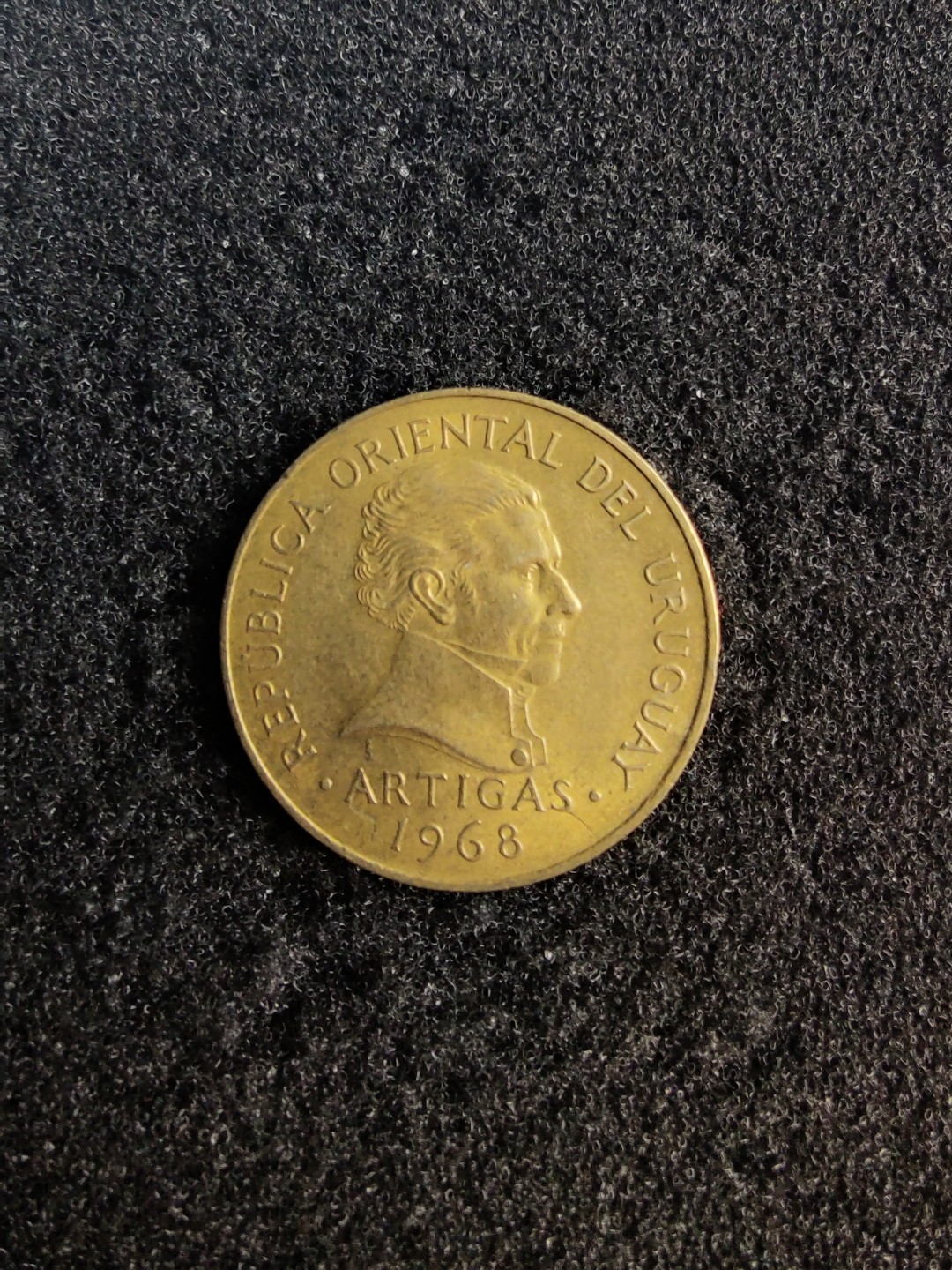 ♥一只鱼（世界钱币第七期） 乌拉圭十比索