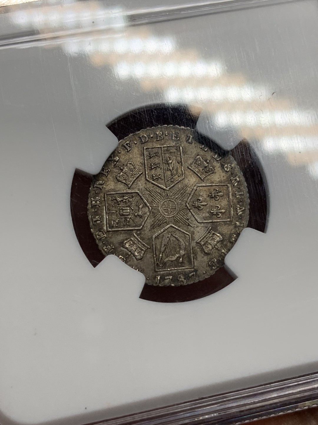 《竞宝斋》第112场-周日，周一 ，2场连拍（全场包邮） NGC MS62  英国乔三 1787 6便士 有心版 深彩包浆 老盒评级