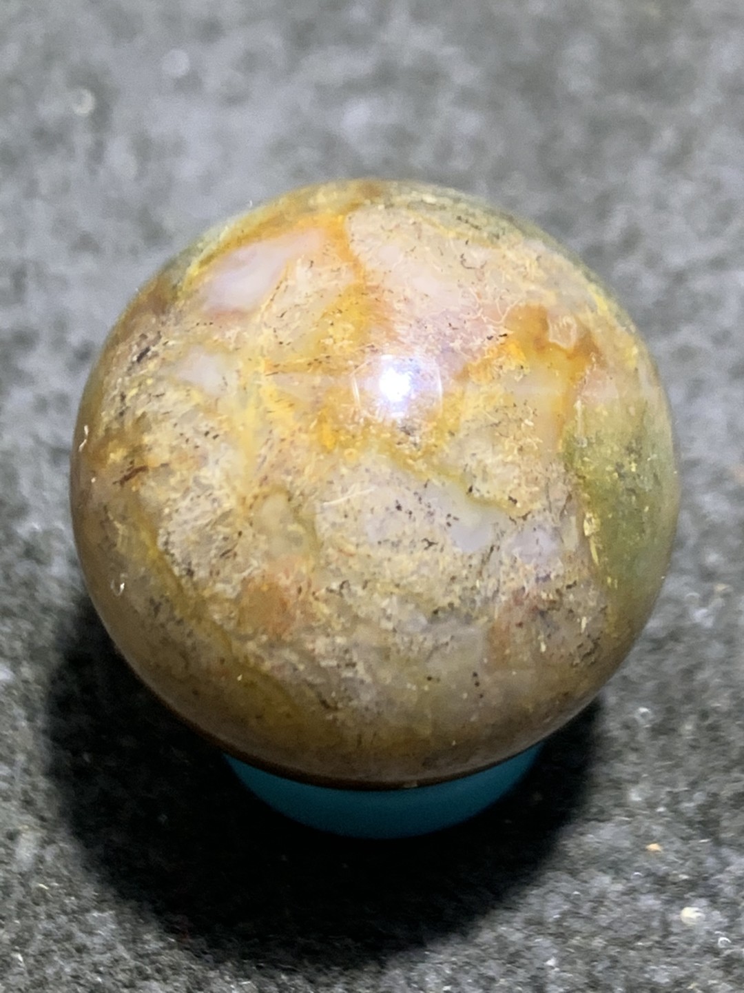 精美绿草花纹玛瑙圆珠一颗！