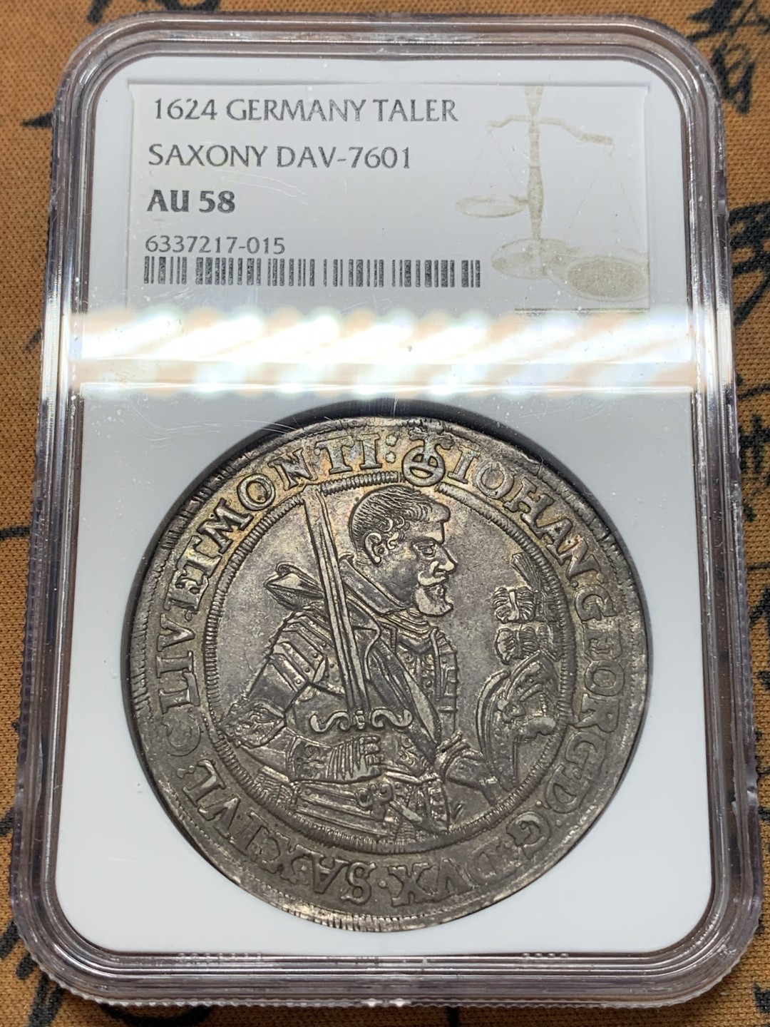 《竞宝斋》第112场-周日，周一 ，2场连拍（全场包邮） NGC AU58 德国 萨克森 1624年 持剑武士 泰勒 大银币 全深打 均匀包浆 实为难得