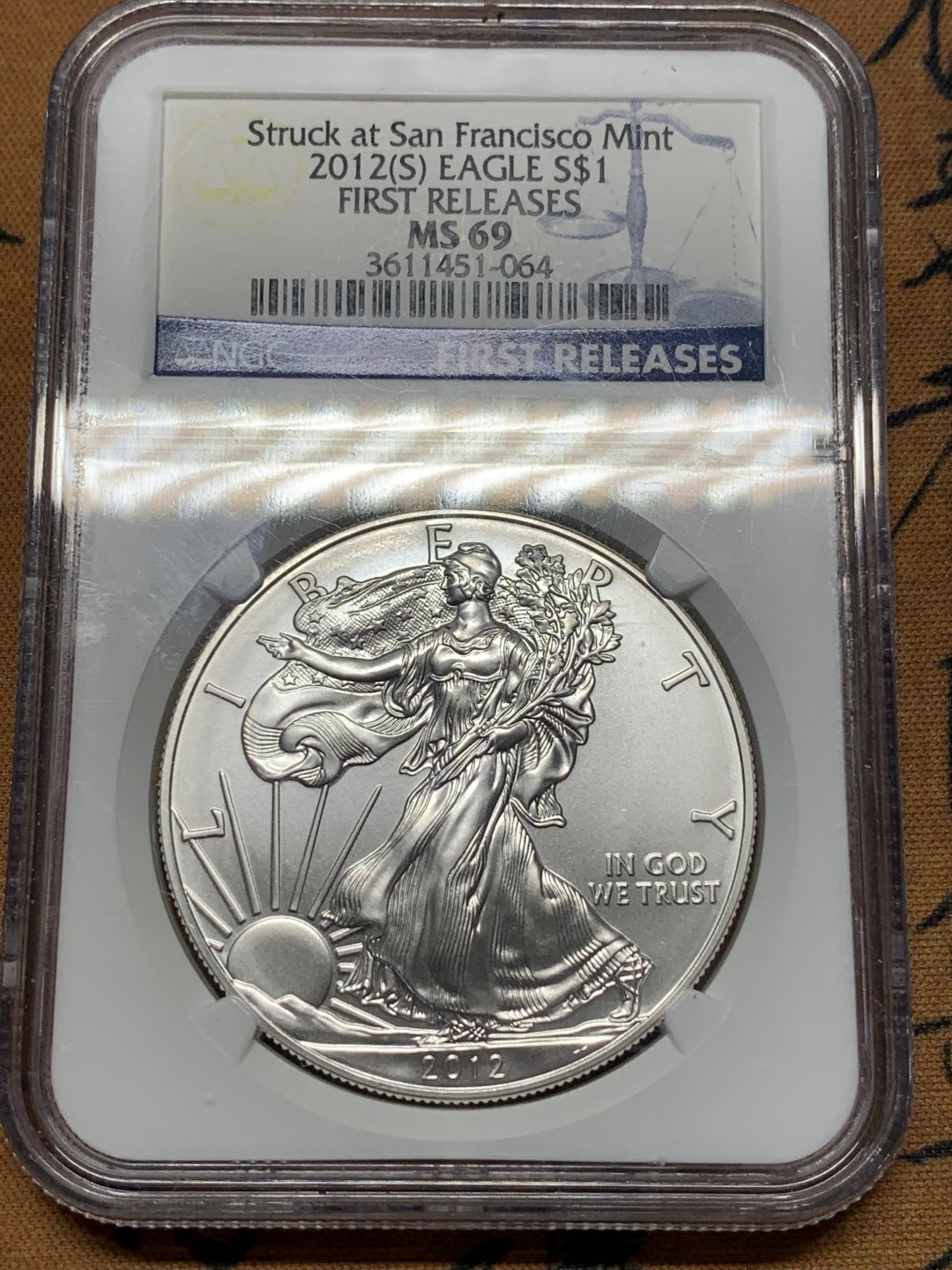 《竞宝斋》第112场-周日，周一 ，2场连拍（全场包邮） NGC MS69 美国 2012年 行走女神 1美元1盎司银币 31克的大个