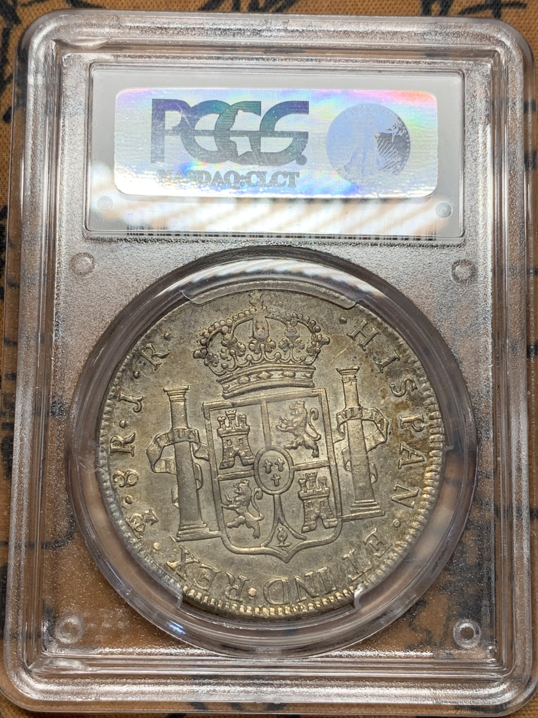 《竞宝斋》第112场-周日，周一 ，2场连拍（全场包邮） PCGS-MS62 1774年西属玻利维亚卡三8R 全币深打，金色包浆，打制是影响西属币价格的最重要因素之一 绝美