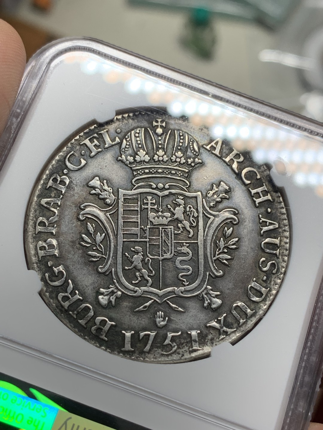 《竞宝斋》第112场-周日，周一 ，2场连拍（全场包邮） NGC-XFD 1751年奥属尼德兰玛利亚特蕾莎1杜卡特 少见的大奶妈品种，33.25克，黑包浆，胸前流苏清晰完整，给XF有些低评