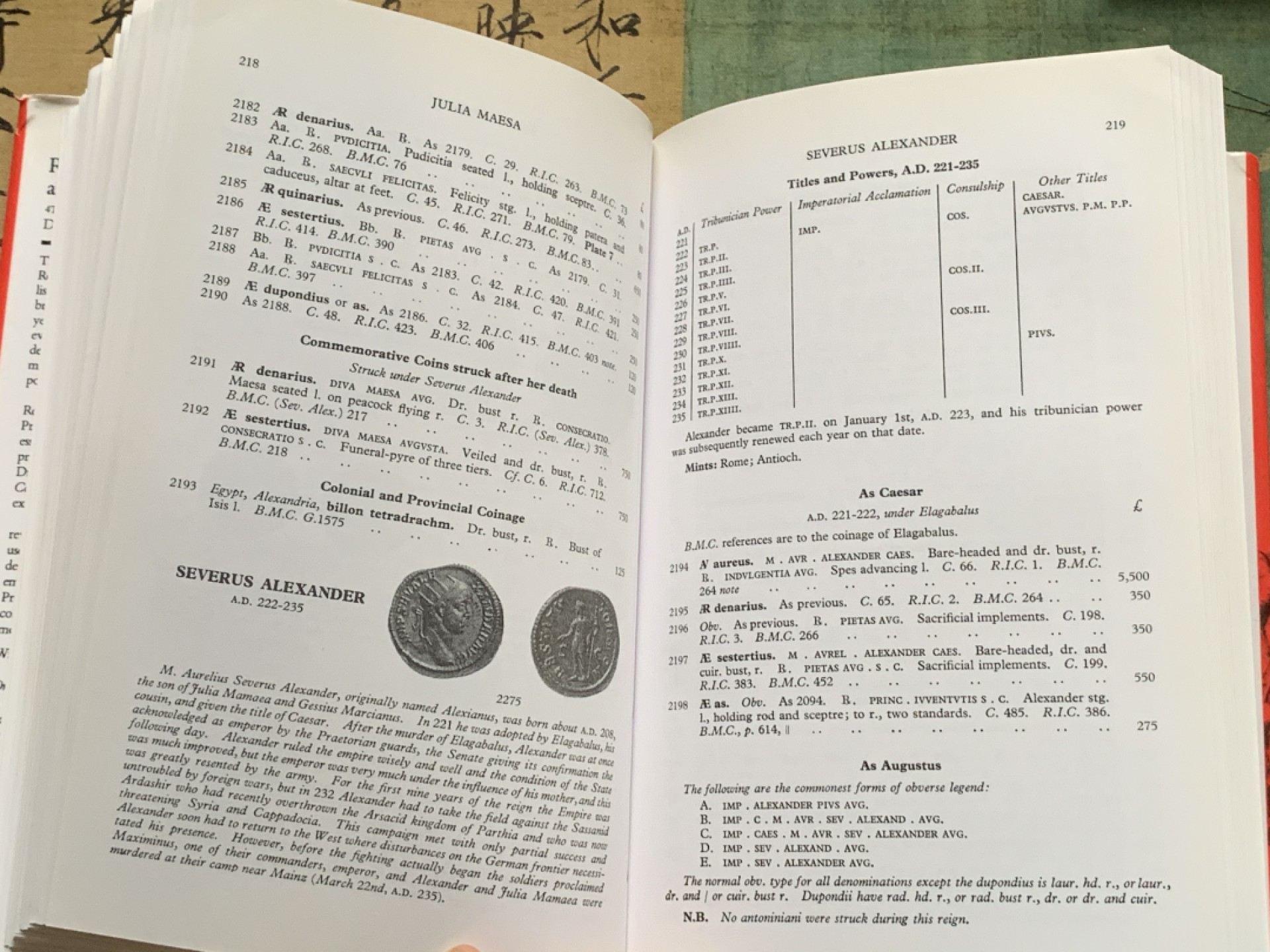 《竞宝斋》第112场-周日，周一 ，2场连拍（全场包邮） 精装版 古罗马 币的参考目录 大卫·R·西尔 著作 厚达390页 《罗马硬币及其价值》第四修订版 从公元前270年到公元500年 横跨将近700年 详尽的介绍版别及定位
