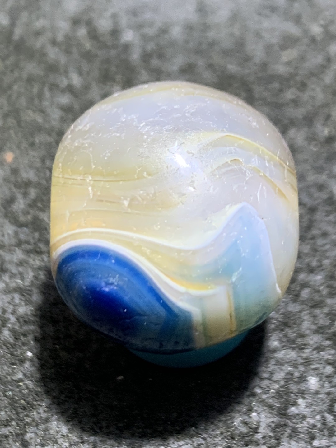 精美高玉化风化纹玛瑙随形珠一颗