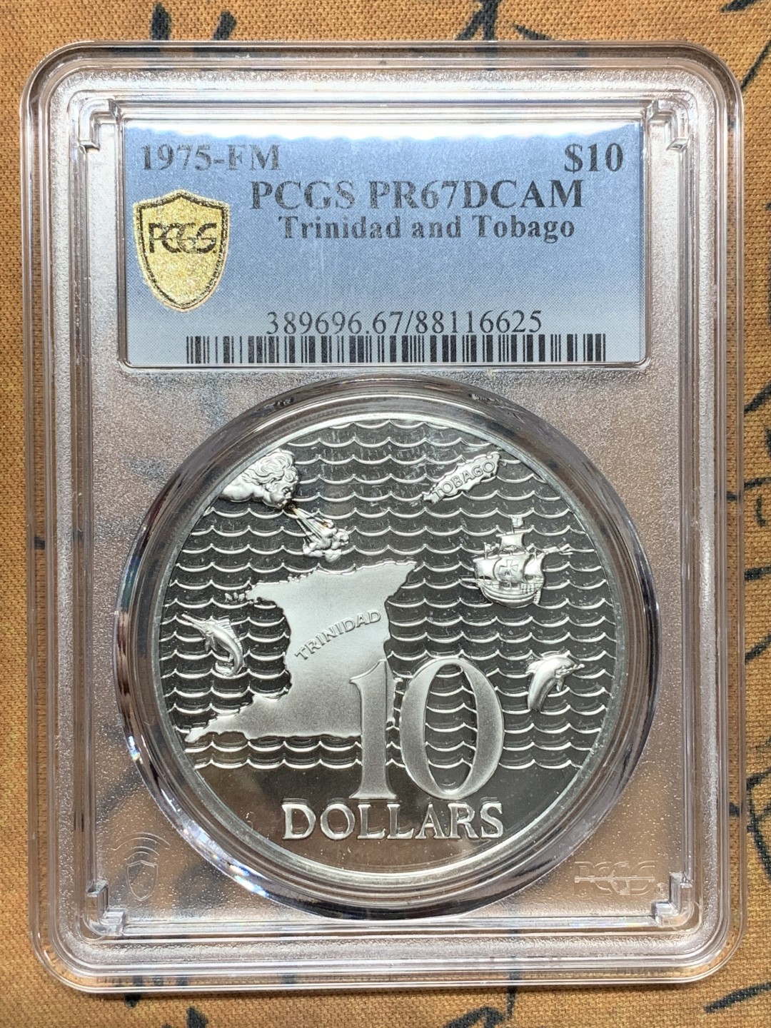 《竞宝斋》第112场-周日，周一 ，2场连拍（全场包邮） PCGS  PR67DCAM 特立尼达和多巴哥1975年10元精制大银币，冠军分。925银，直径42mm，重量35g
