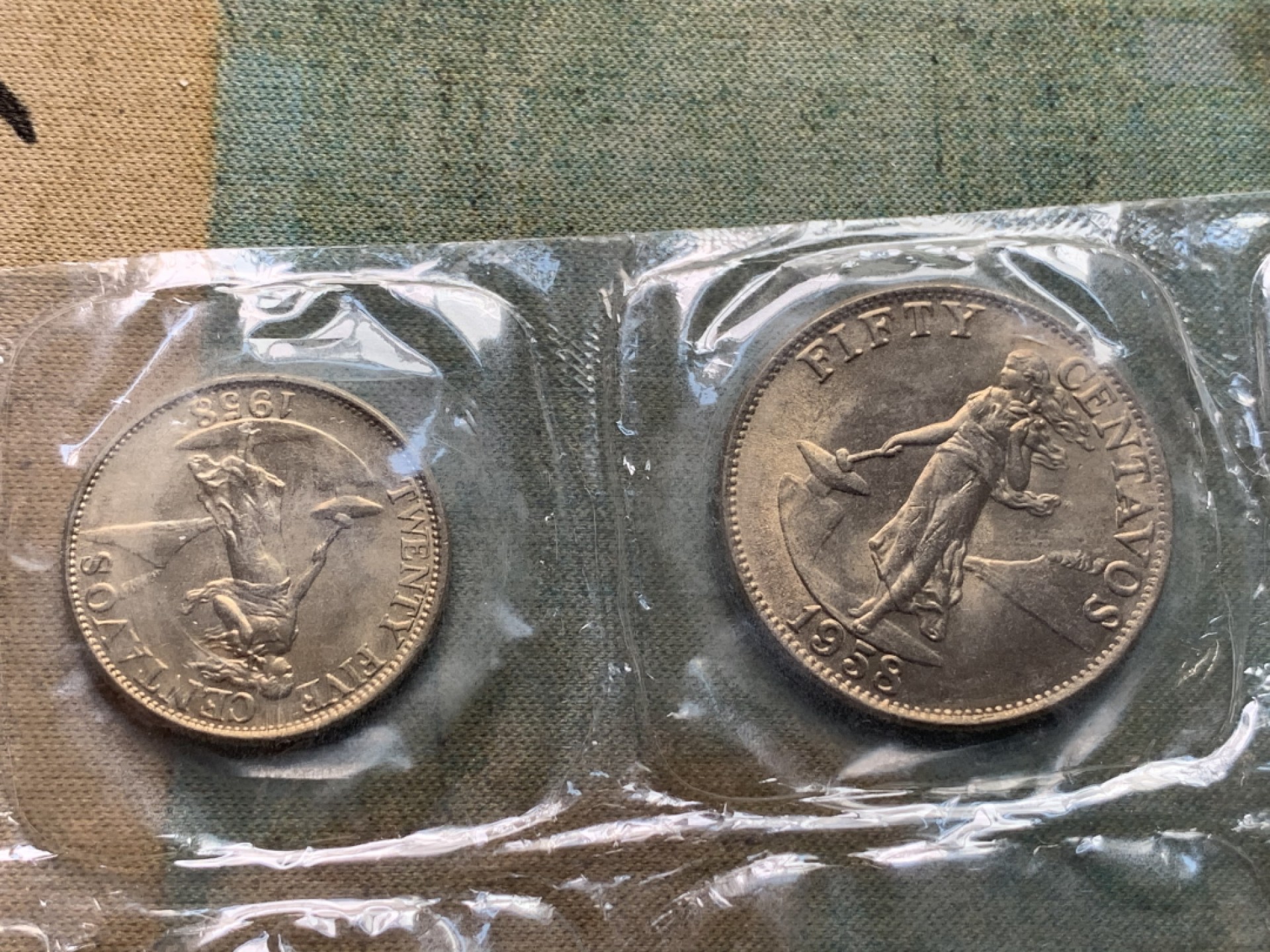 《竞宝斋》第112场-周日，周一 ，2场连拍（全场包邮） 菲律宾1958年清年份密封全套UNC套币，稀见！