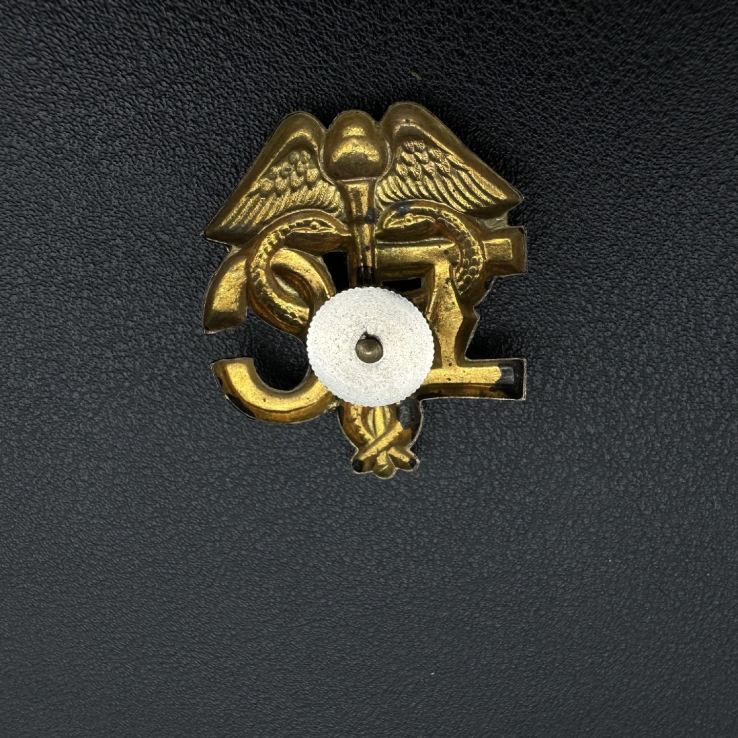 勋章奖章交易所11月05日群拍 	医疗帽徽