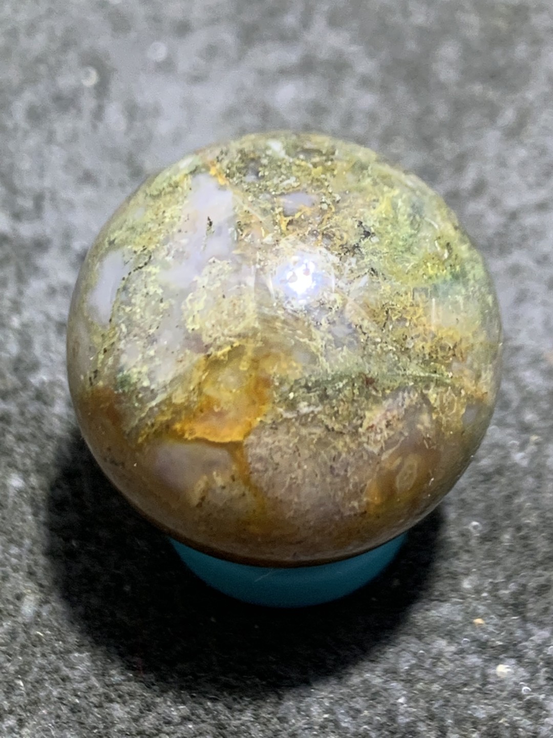 精美绿草花纹玛瑙圆珠一颗！