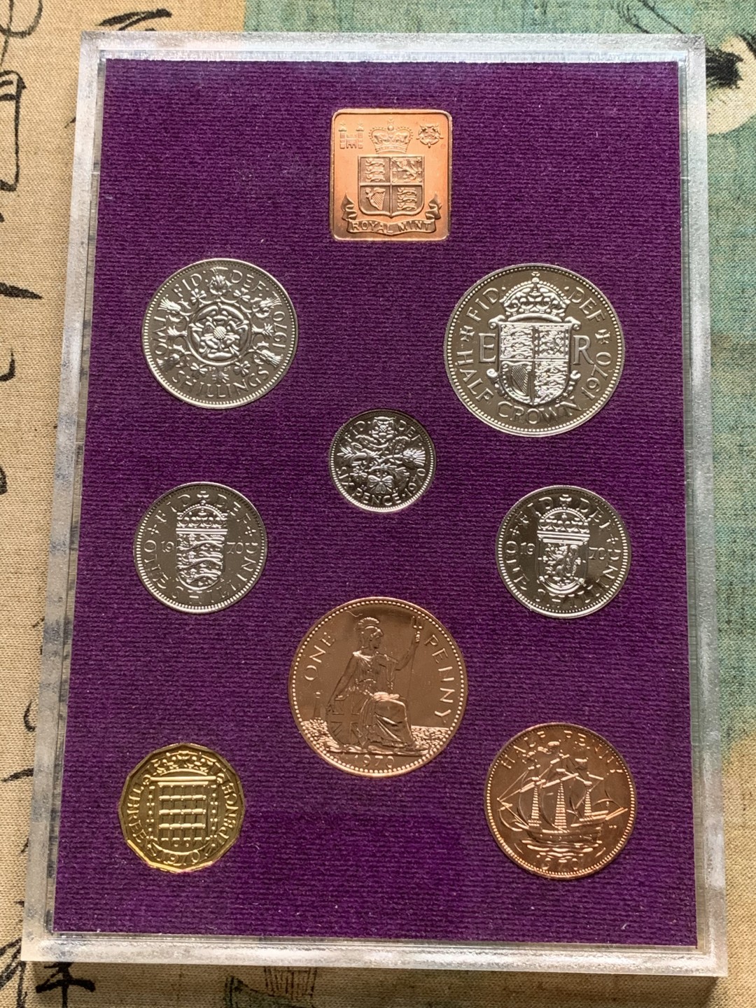 《竞宝斋》第112场-周日，周一 ，2场连拍（全场包邮） 英国1970年原装精制套币，十二进制少女头像关门币，火热品种全新全套全品