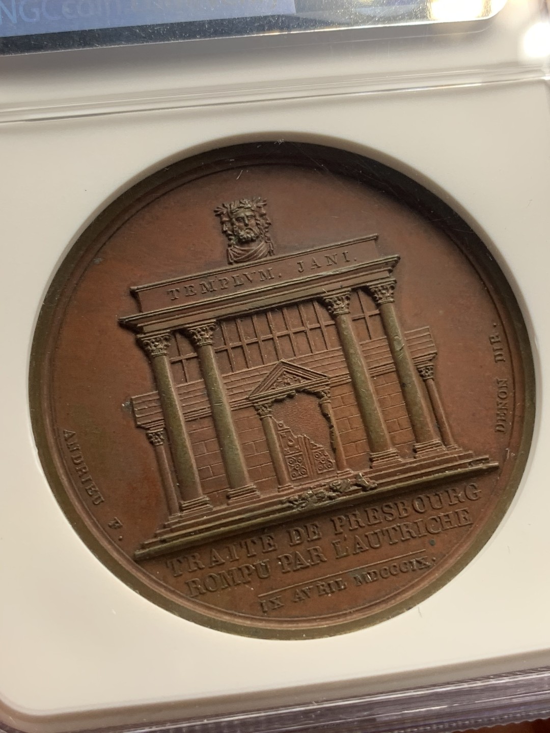 《竞宝斋》第112场-周日，周一 ，2场连拍（全场包邮） NGC MS63 法国 拿破仑一世 1809年 奥地利违背普莱斯堡和约 拿一击败奥地利 纪念铜章 细节好 高价品种 带原袋