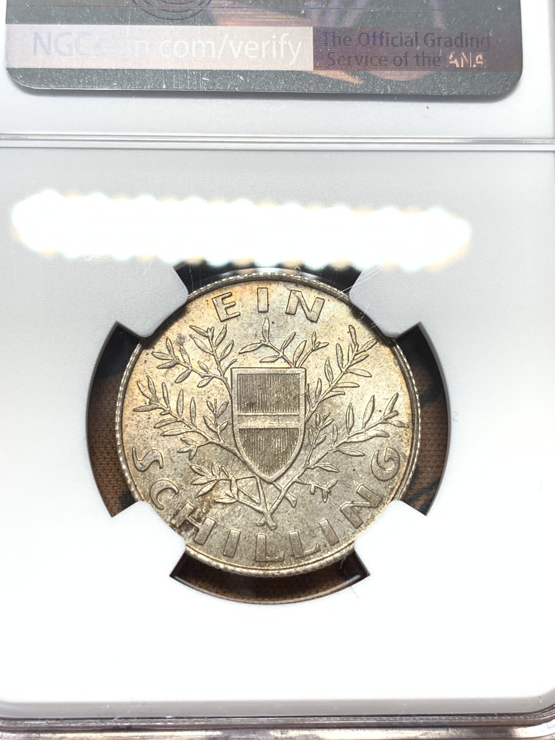 《竞宝斋》第112场-周日，周一 ，2场连拍（全场包邮） 第三名 NGC-MS64 奥地利1924年 维也纳会议大厅 1先令银币 带点月牙彩 非常漂亮