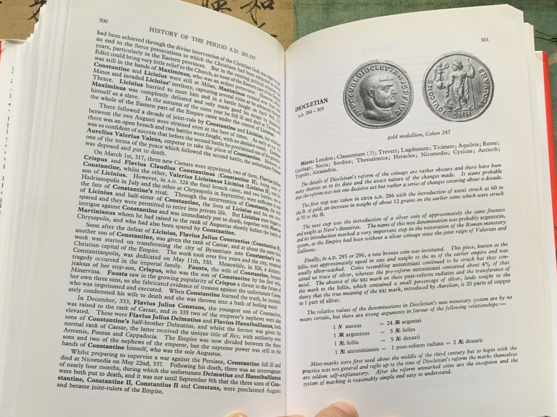《竞宝斋》第112场-周日，周一 ，2场连拍（全场包邮） 精装版 古罗马 币的参考目录 大卫·R·西尔 著作 厚达390页 《罗马硬币及其价值》第四修订版 从公元前270年到公元500年 横跨将近700年 详尽的介绍版别及定位